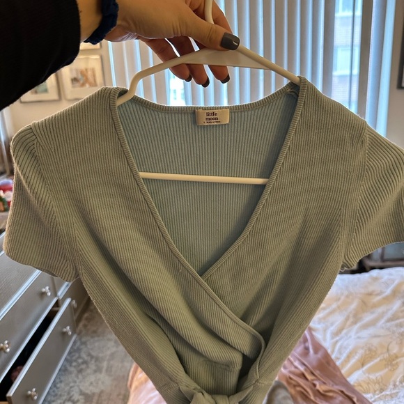 Little moon size small light blue crop top - aritzia - Picture 2 of 4